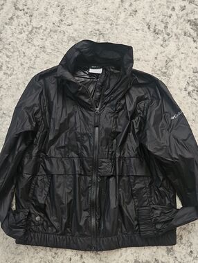 Columbia Black Packable Wind Jacket